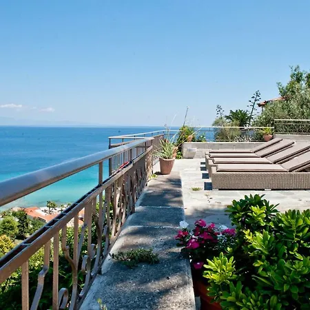 Lioli Infinity Villa Athitos #Northsky